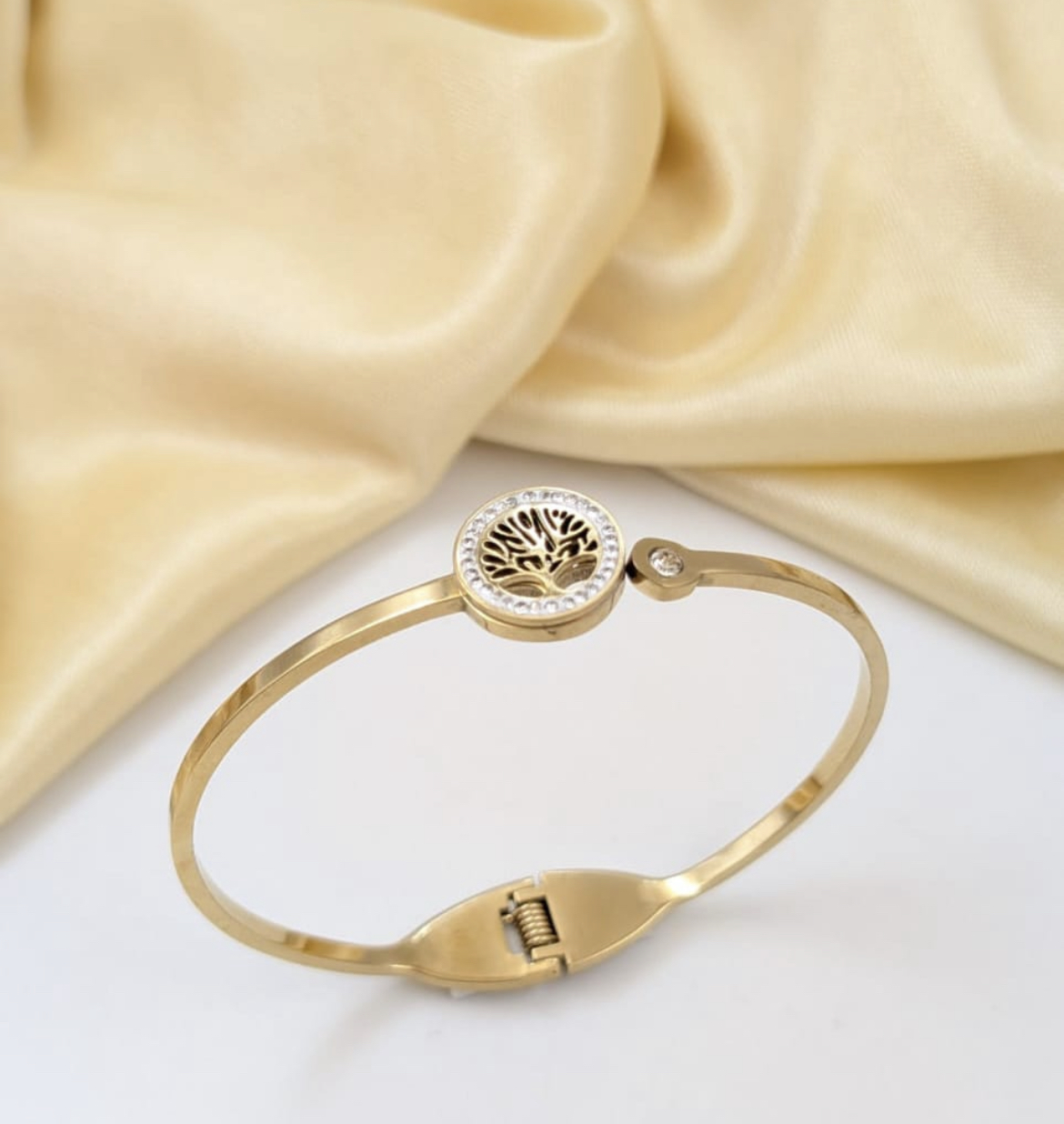 Anti tarnish leaf design bracelet/kada